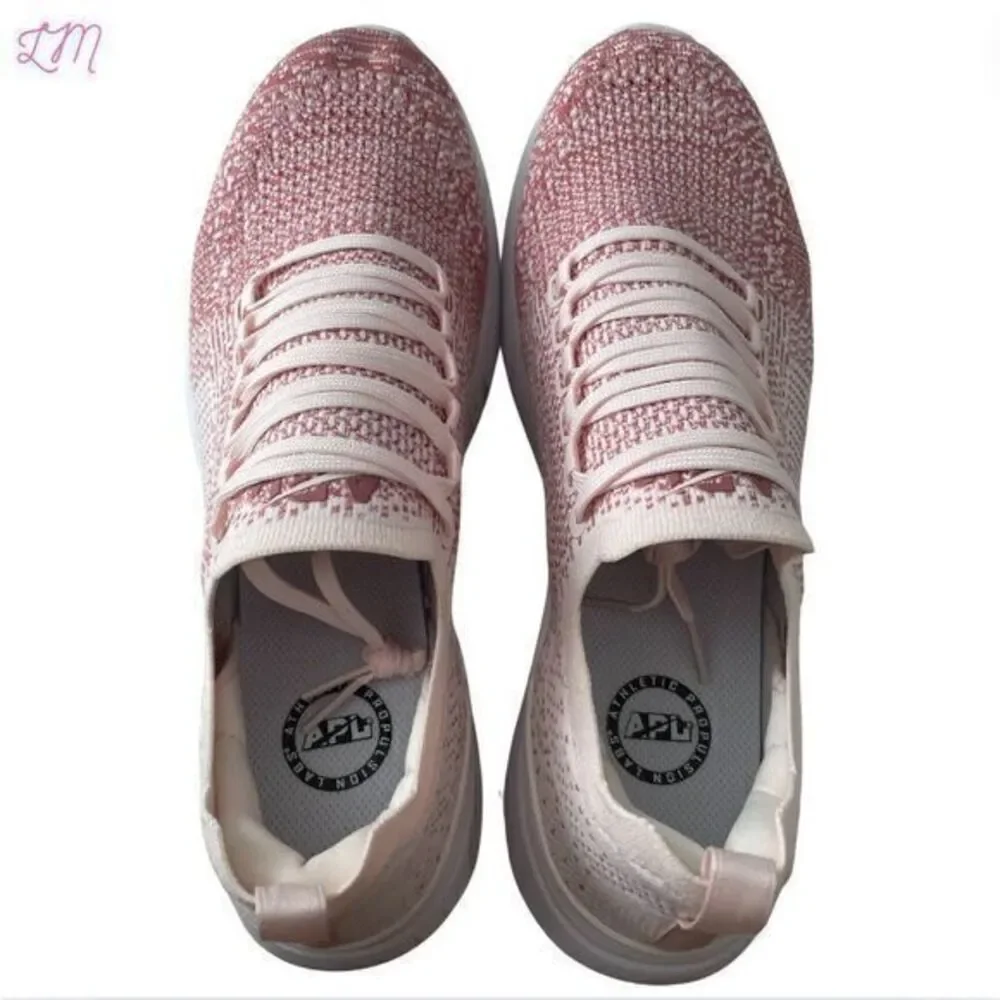 APL NWOB Techloom Breeze Sneaker Revolve Size 9.5 Creme Cedar‎ Ombre